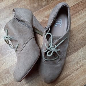 Journee Collection Leona Bootie Size 6